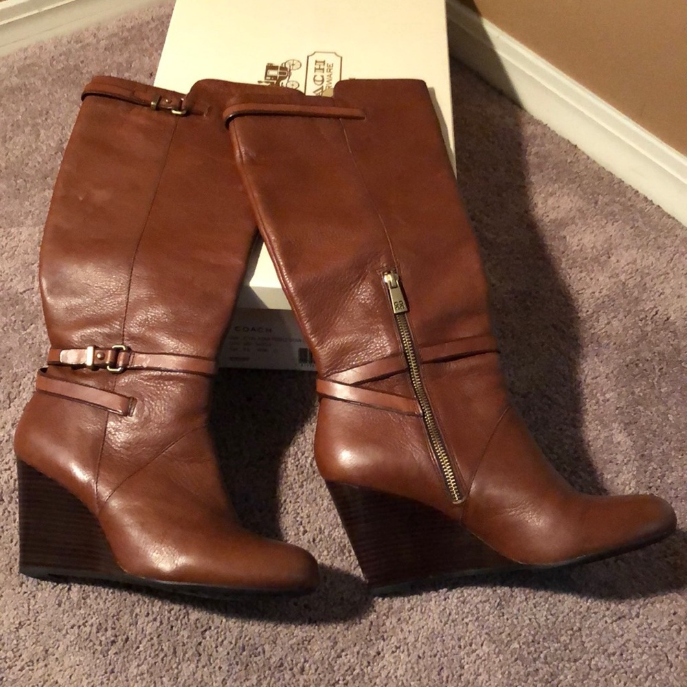 Wedge boots